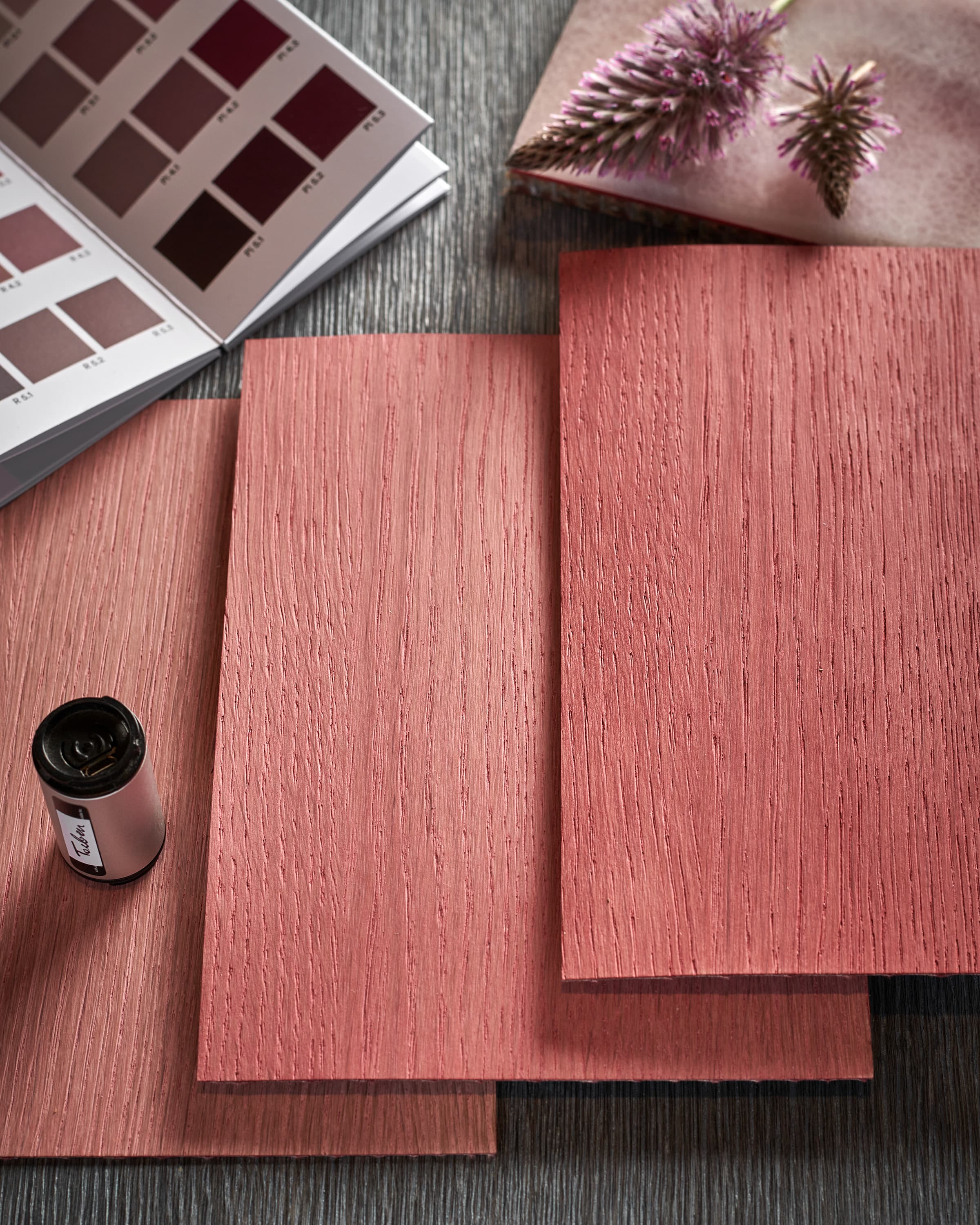 Coloured Veneer Collection auf der Clerkenwell Design Week