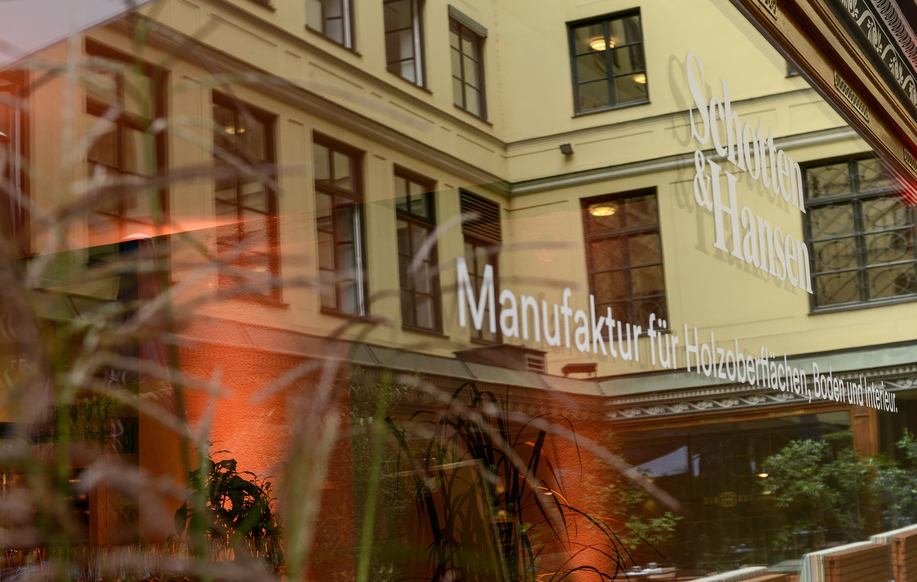 Showroom München im Innenhof des Ludwigpalais